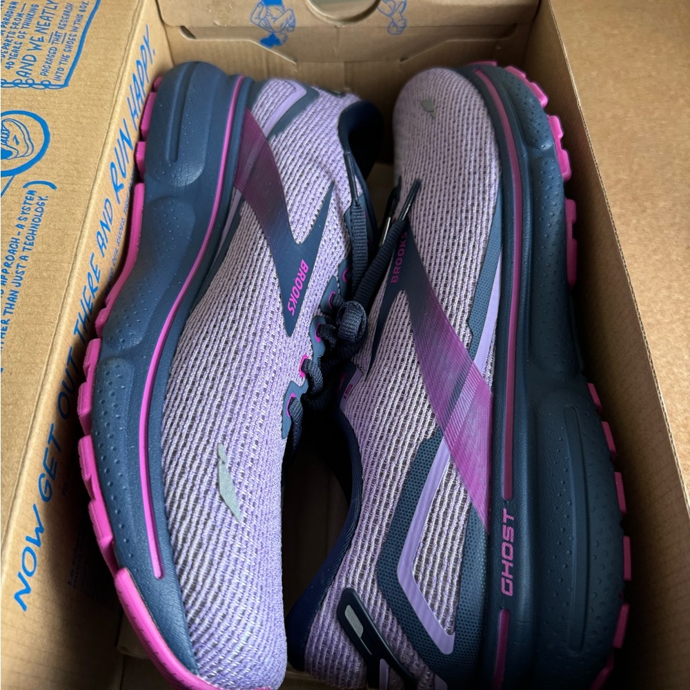 Like New in Box Brooks Women’s Ghost 15 Running Shoes